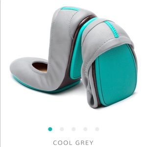 BNIB Tieks classic leather ballet flat size 7 cool grey